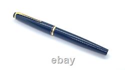 Gorgeous Montblanc 22 Fountain Pen, Black, Springy, 14k Medium Nib, Germany, Sb