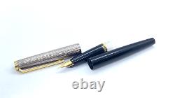 Gorgeous Montblanc Fountain Pen, Rolled Silver & Black, 14k Medium Nib, Sb