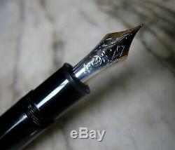 Gorgeous Montblanc Meisterstück 149 Fountain Pen Solid Gold 18 Carats M Nib