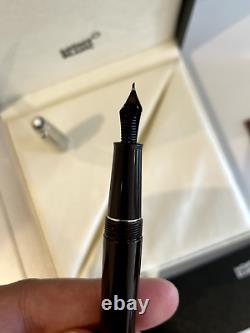 Mont Blanc Le Petite Prince Fountain Pen 14K Medium nib