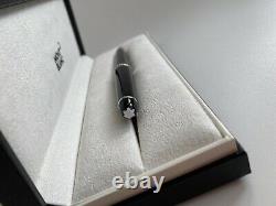Mont Blanc Meisterstuck Classique Platinum-coated Collectable Ballpoint Pen New