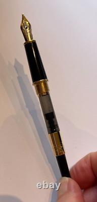 Mont Blanc Meisterstuck fountain pen 14K/585 gold nib and black ink bottle