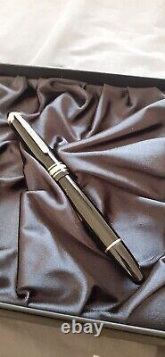 Montblanc 75 Years of Passion and Soul Meisterstuck foutain pen. BNIB