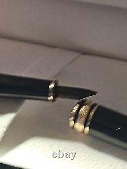 Montblanc Meisterstuck Classique Fountain Pen Gold in Lacquer Box