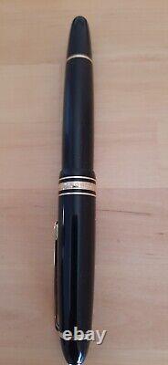 Montblanc Meisterstuck rollerball pen and spare cartridge in presentation box