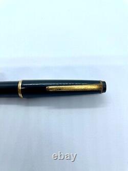 Montblanc No. 32 Black Fountain Pen Black 14K 585 EF Nib
