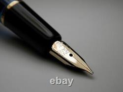 Vintage Jet BlackMontblanc 254 Fountain Pen-14K Gold M Wing Nib-Germany 1950s