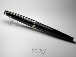 Vintage Montblanc 22 Fountain Pen-Jet Black-14K Gold EF Nib-Germany 1960-1970