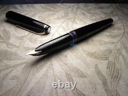 Vintage Montblanc 22 Fountain Pen-Jet Black-14K Gold OM Nib-Germany 1960-1970