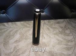 Vintage Montblanc 22 Fountain Pen-Jet Black-14K Gold OM Nib-Germany 1960-1970