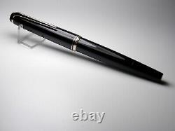 Vintage Montblanc 22 Fountain Pen-Jet Black-14K Gold OM Nib-Germany 1960-1970