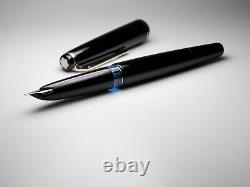 Vintage Montblanc 22 Fountain Pen-Jet Black-14K Gold OM Nib-Germany 1960-1970