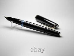 Vintage Montblanc 22 Fountain Pen-Jet Black-14K Gold OM Nib-Germany 1960-1970