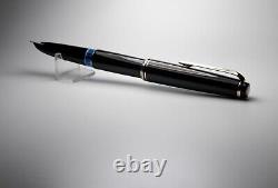 Vintage Montblanc 22 Fountain Pen-Jet Black-14K Gold OM Nib-Germany 1960-1970