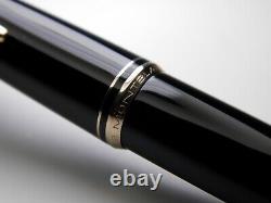 Vintage Montblanc 22 Fountain Pen-Jet Black-14K Gold OM Nib-Germany 1960-1970