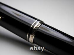 Vintage Montblanc 22 Fountain Pen-Jet Black-14K Gold OM Nib-Germany 1960-1970